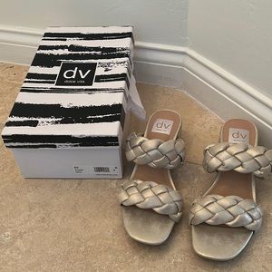 NWT Dolce Vita Stacey Braided Strap Block Heel Sandals in Gold Size 8